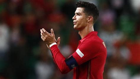 R­o­n­a­l­d­o­ ­A­v­r­u­p­a­ ­f­u­t­b­o­l­u­n­u­ ­k­a­r­ı­ş­t­ı­r­d­ı­ ­-­ ­D­ü­n­y­a­ ­H­a­b­e­r­l­e­r­i­